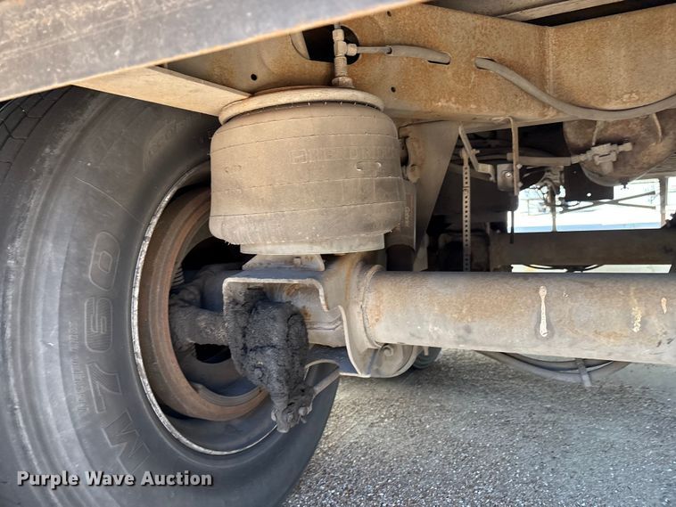 image for item EM0616 2006 Utility VS2DC dry van trailer