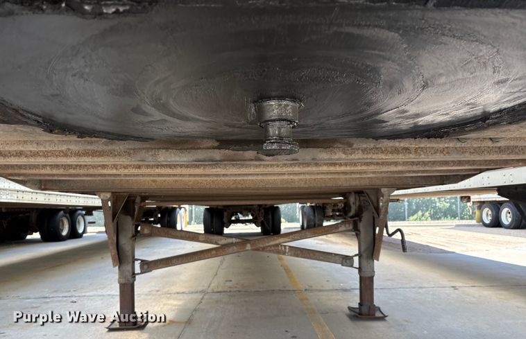 image for item EM0616 2006 Utility VS2DC dry van trailer