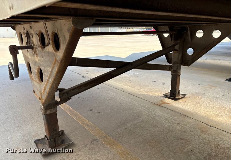 image for item EM0616 2006 Utility VS2DC dry van trailer