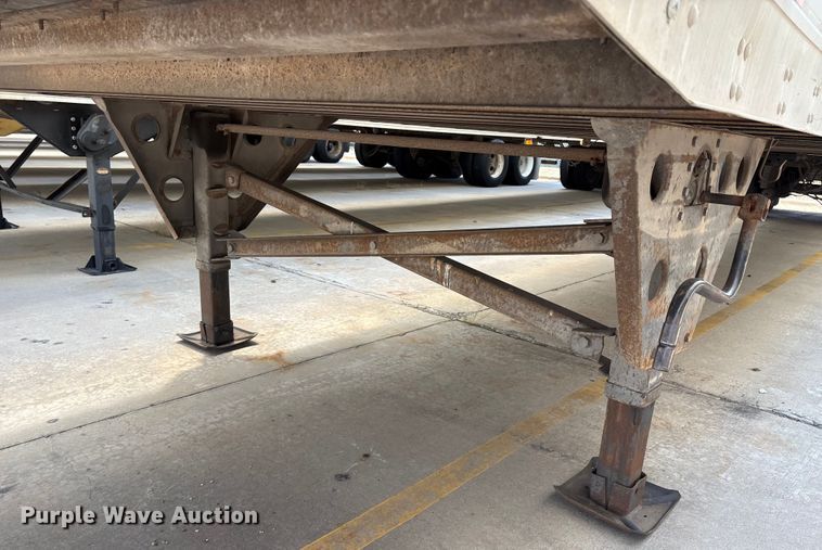 image for item EM0616 2006 Utility VS2DC dry van trailer