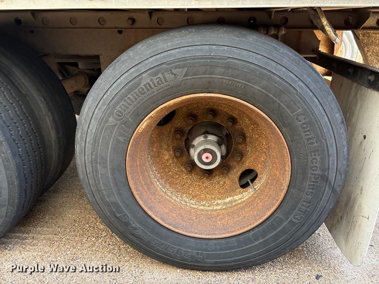 image for item EM0616 2006 Utility VS2DC dry van trailer