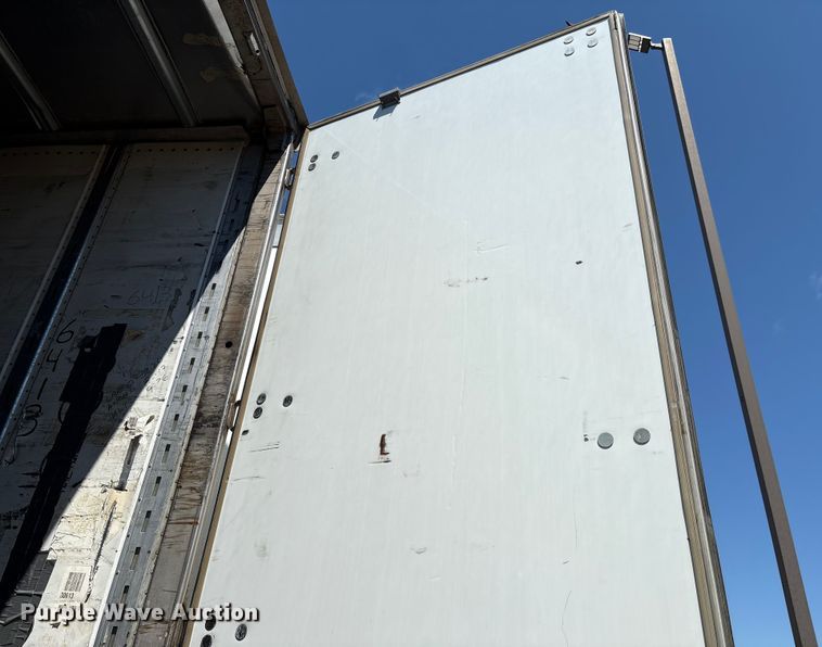 image for item EM0618 2006 Utility VS2DX dry van trailer