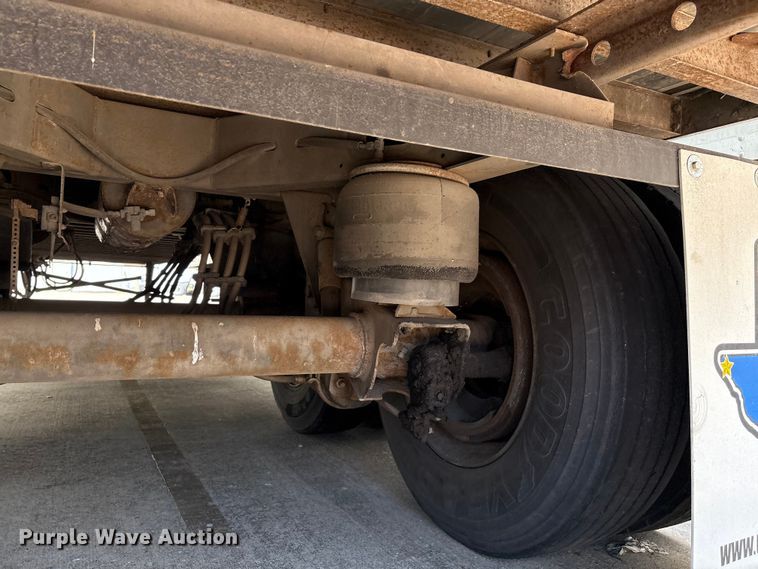 image for item EM0618 2006 Utility VS2DX dry van trailer