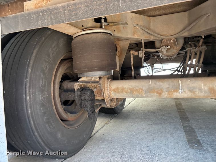 image for item EM0618 2006 Utility VS2DX dry van trailer