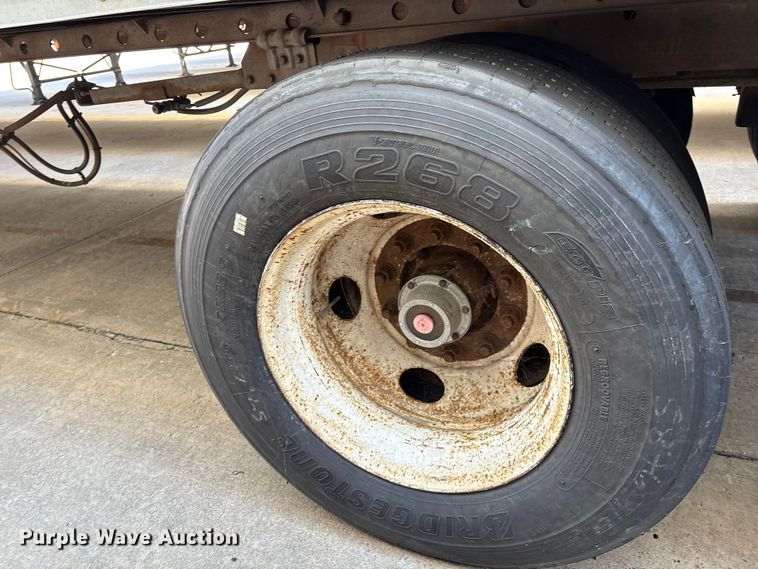 image for item EM0618 2006 Utility VS2DX dry van trailer