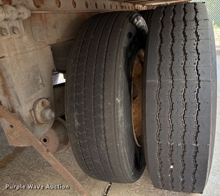 image for item EM0618 2006 Utility VS2DX dry van trailer