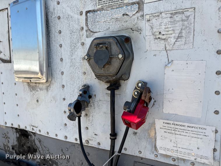 image for item EM0621 2006 Lufkin TFV-CL-110 dry van trailer