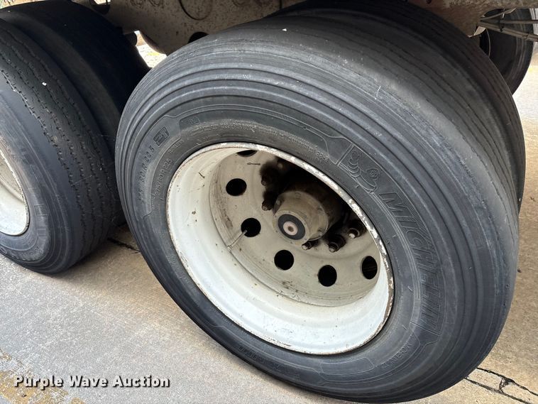 image for item EM0621 2006 Lufkin TFV-CL-110 dry van trailer