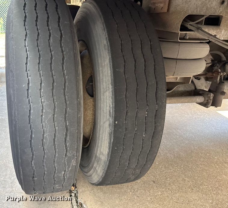 image for item EM0621 2006 Lufkin TFV-CL-110 dry van trailer