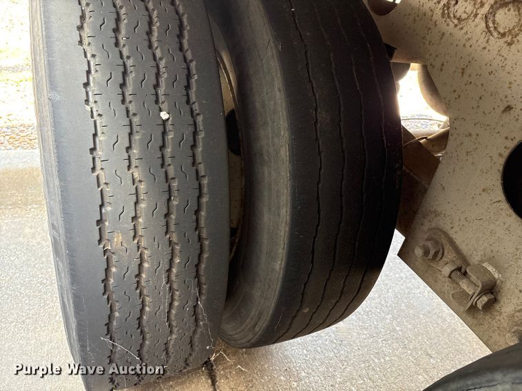 image for item EM0621 2006 Lufkin TFV-CL-110 dry van trailer