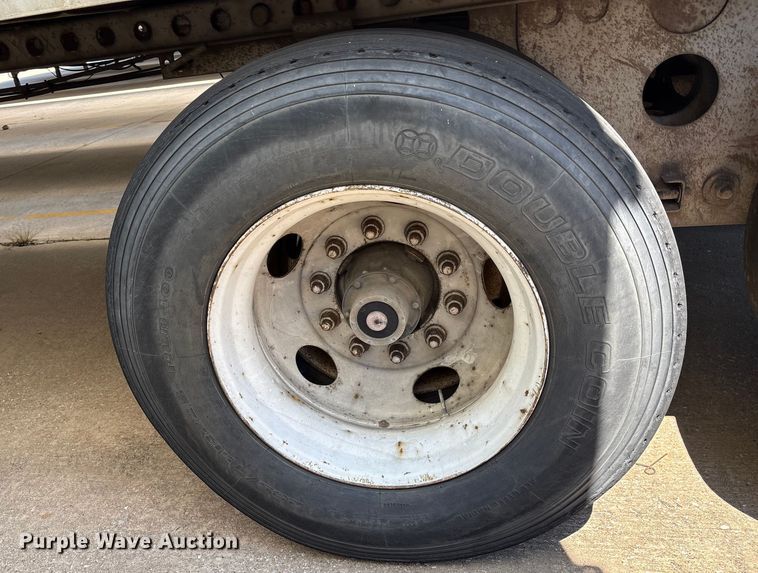 image for item EM0621 2006 Lufkin TFV-CL-110 dry van trailer