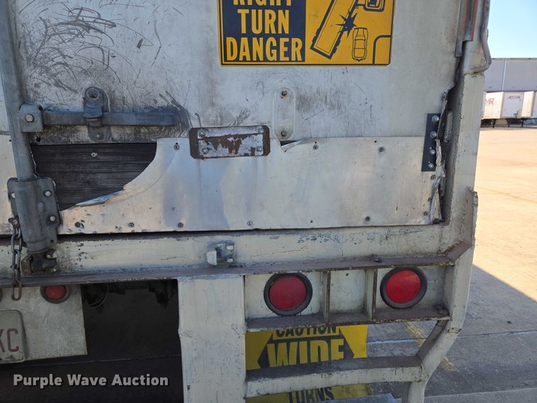 image for item EM0643 1999 Wabash dry van trailer