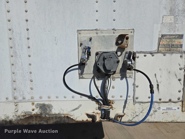 image for item EM0643 1999 Wabash dry van trailer