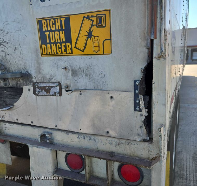 image for item EM0643 1999 Wabash dry van trailer