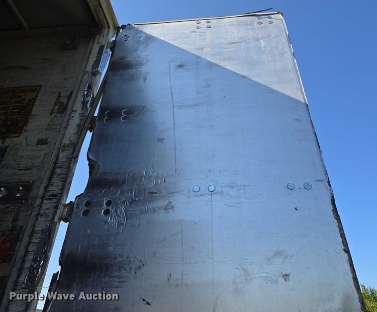 image for item EM0643 1999 Wabash dry van trailer