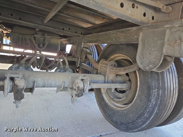 image for item EM0643 1999 Wabash dry van trailer