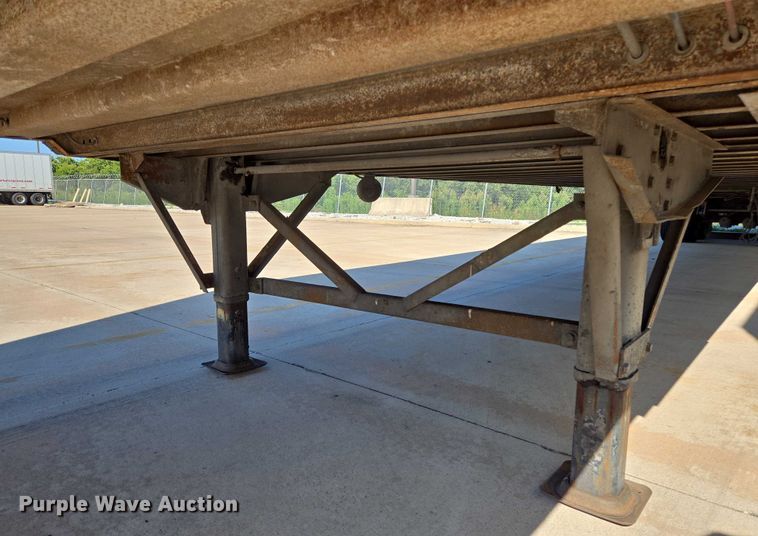 image for item EM0643 1999 Wabash dry van trailer