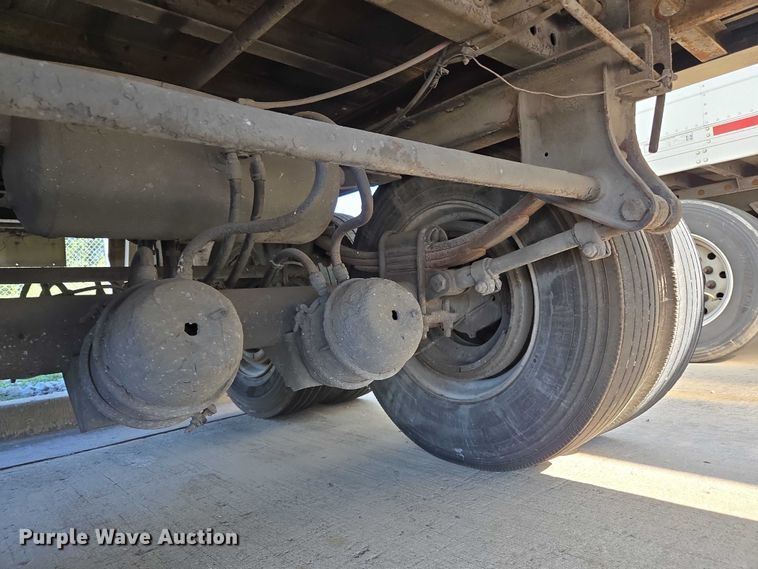 image for item EM0643 1999 Wabash dry van trailer