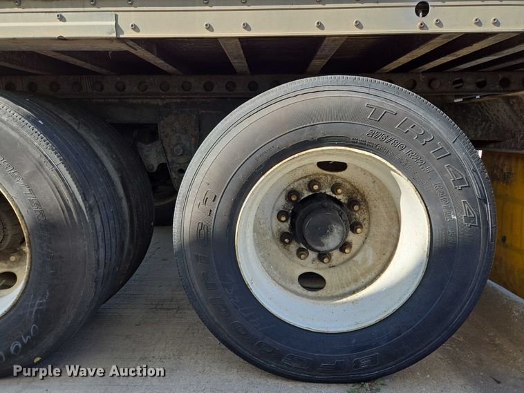 image for item EM0643 1999 Wabash dry van trailer