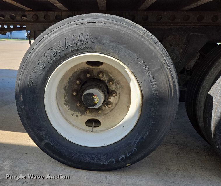 image for item EM0643 1999 Wabash dry van trailer