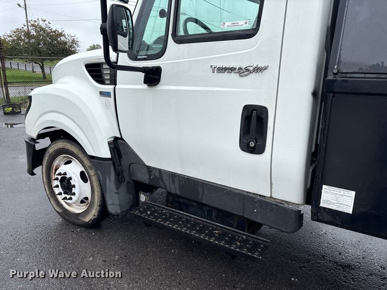 image for item EM6105 2012 International Terrastar flatbed truck