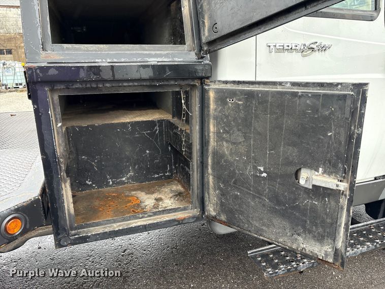 image for item EM6105 2012 International Terrastar flatbed truck