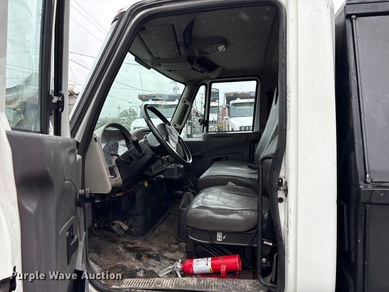 image for item EM6105 2012 International Terrastar flatbed truck