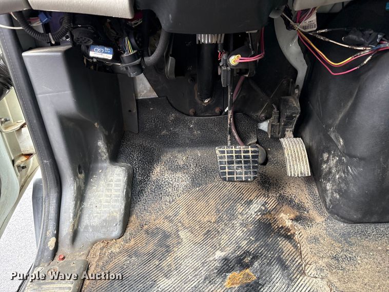 image for item EM6105 2012 International Terrastar flatbed truck