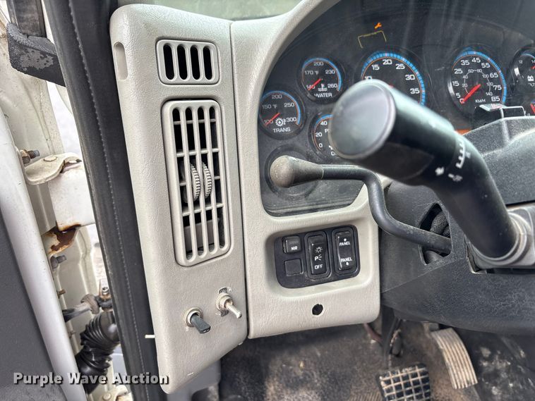 image for item EM6105 2012 International Terrastar flatbed truck