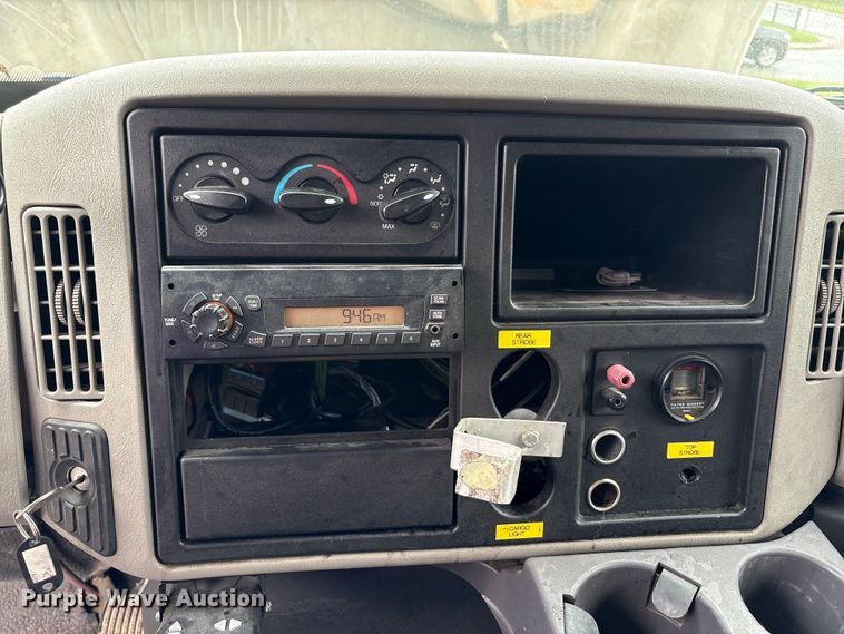 image for item EM6105 2012 International Terrastar flatbed truck