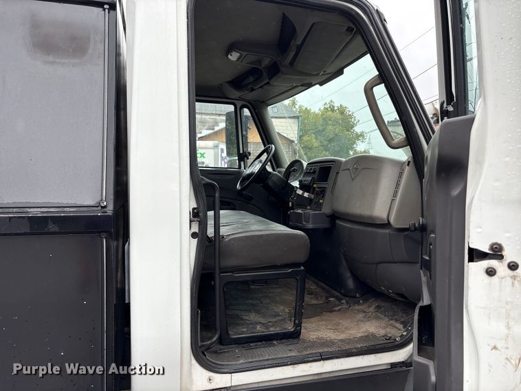 image for item EM6105 2012 International Terrastar flatbed truck