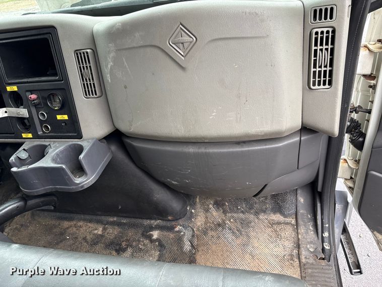 image for item EM6105 2012 International Terrastar flatbed truck