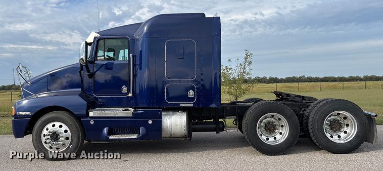 image for item EM8197 2003 Kenworth T600 semi truck