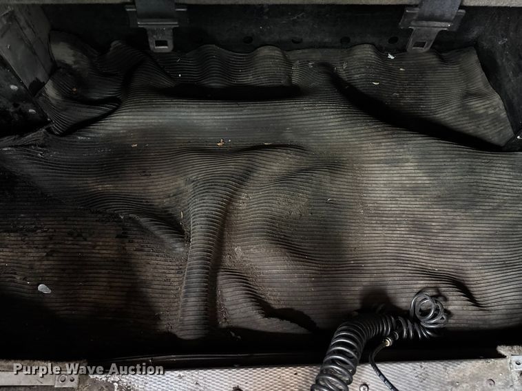 image for item EM8197 2003 Kenworth T600 semi truck