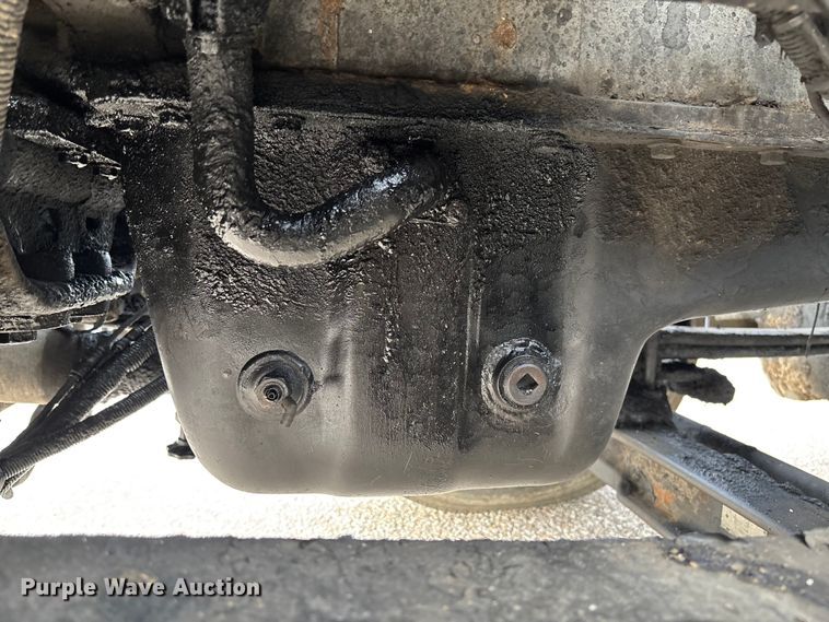 image for item EM8197 2003 Kenworth T600 semi truck