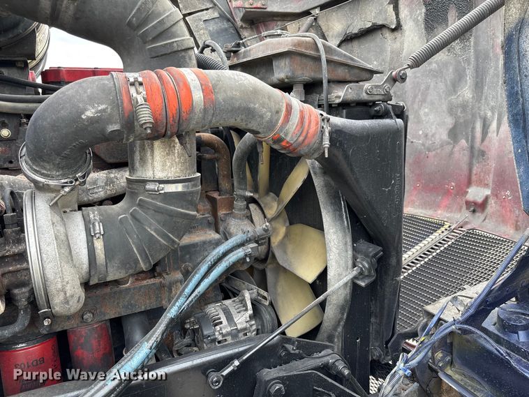 image for item EM8197 2003 Kenworth T600 semi truck