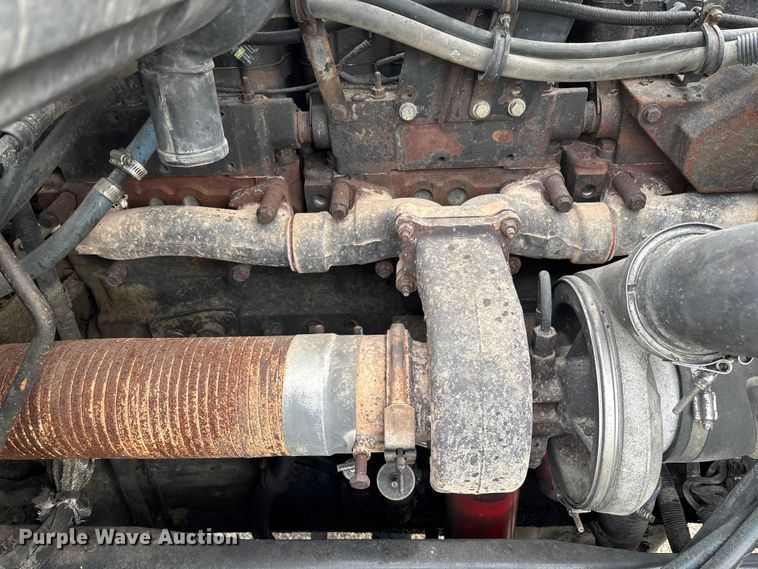 image for item EM8197 2003 Kenworth T600 semi truck