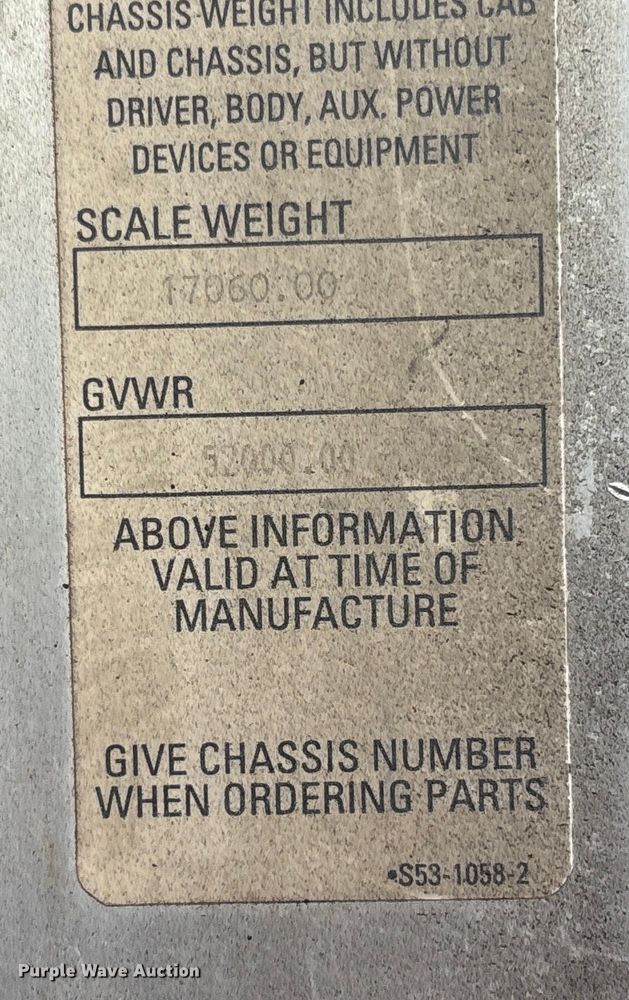 image for item EM8197 2003 Kenworth T600 semi truck