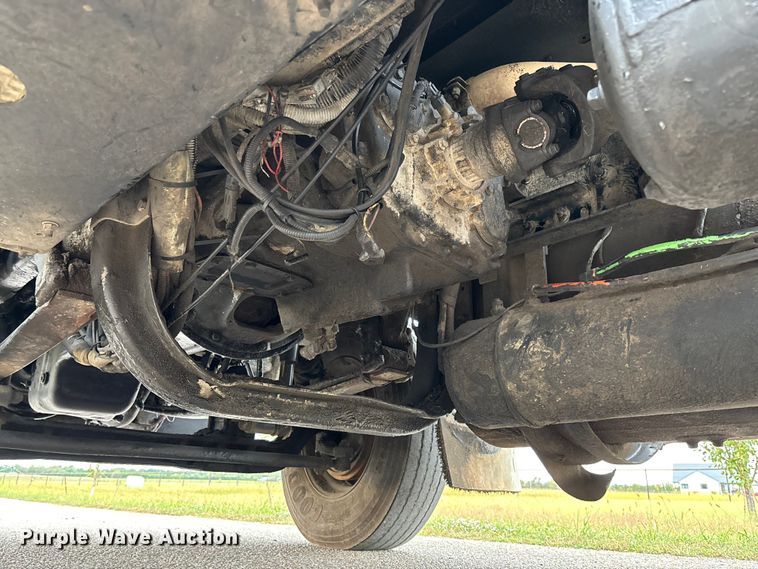 image for item EM8198 1999 Kenworth T800 semi truck