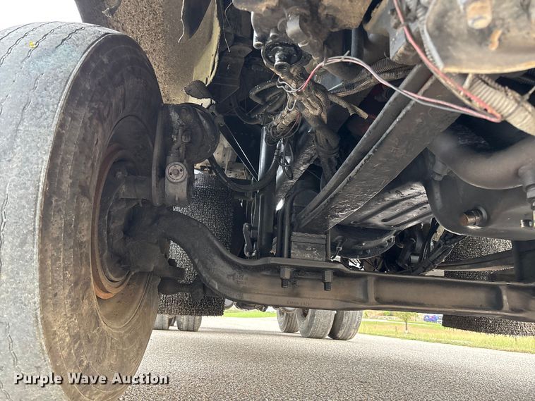 image for item EM8198 1999 Kenworth T800 semi truck