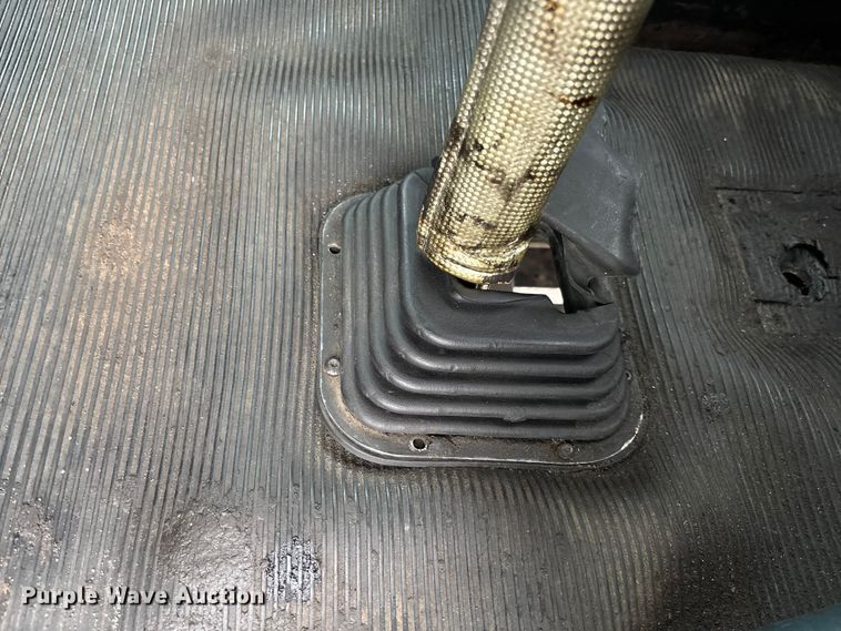 image for item EM8198 1999 Kenworth T800 semi truck