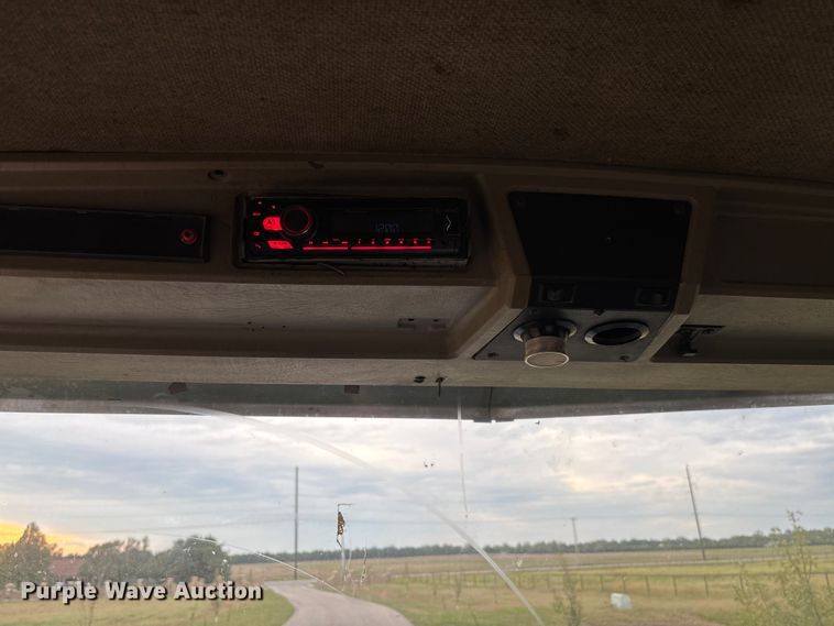 image for item EM8198 1999 Kenworth T800 semi truck