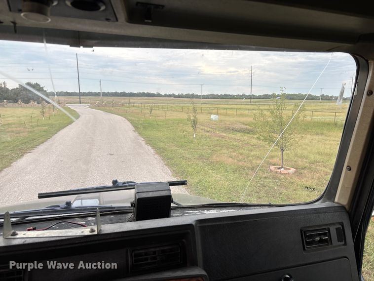 image for item EM8198 1999 Kenworth T800 semi truck