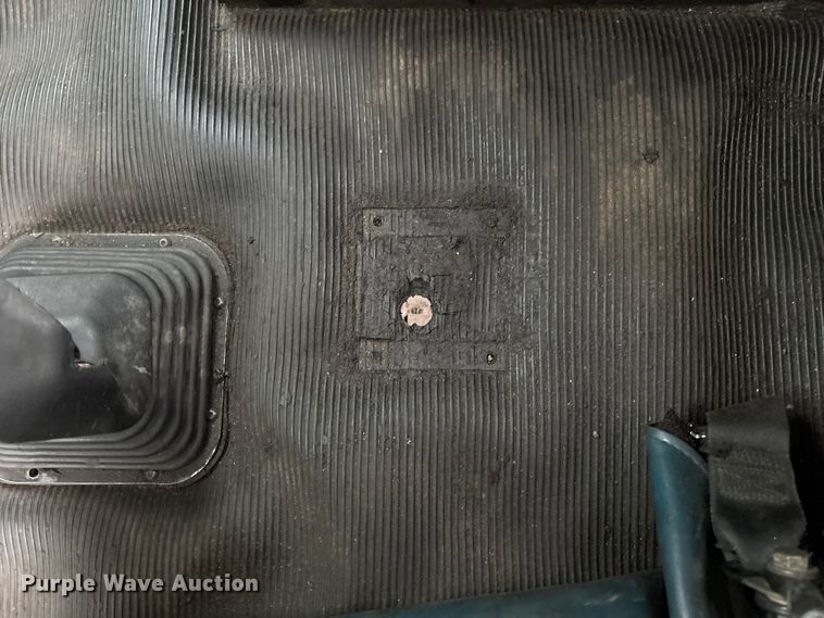 image for item EM8198 1999 Kenworth T800 semi truck