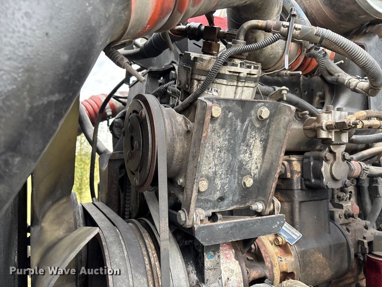 image for item EM8198 1999 Kenworth T800 semi truck