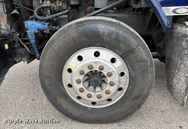 image for item EM8198 1999 Kenworth T800 semi truck