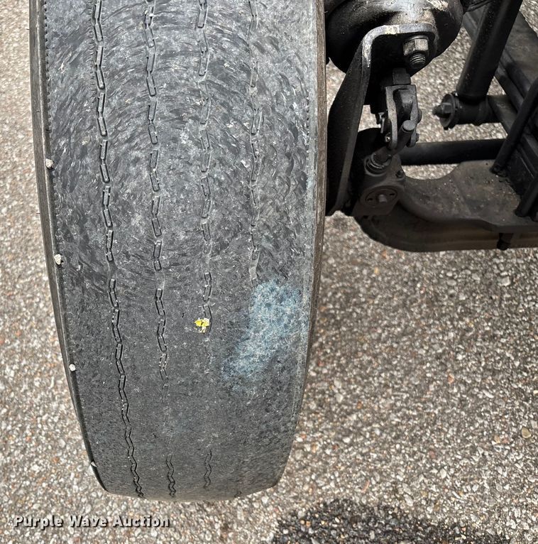 image for item EM8198 1999 Kenworth T800 semi truck