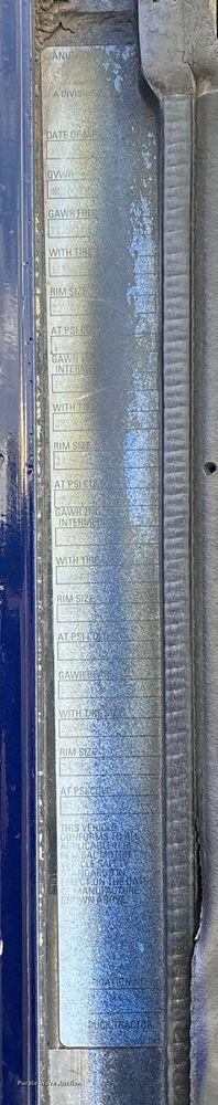 image for item EM8198 1999 Kenworth T800 semi truck