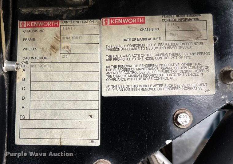 image for item EM8198 1999 Kenworth T800 semi truck