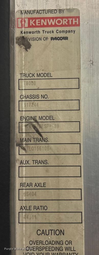 image for item EM8198 1999 Kenworth T800 semi truck